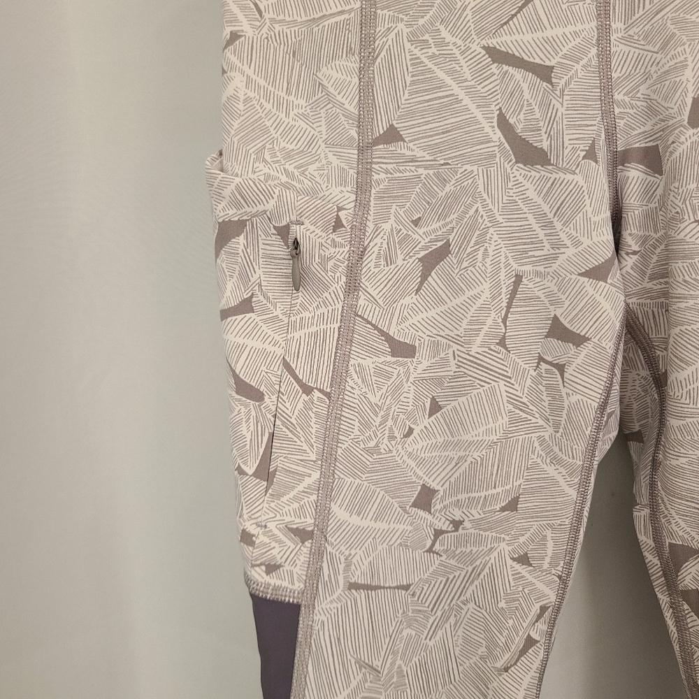 Athleta Sz S Gray Leaf Pattern Solid Back Active … - image 6